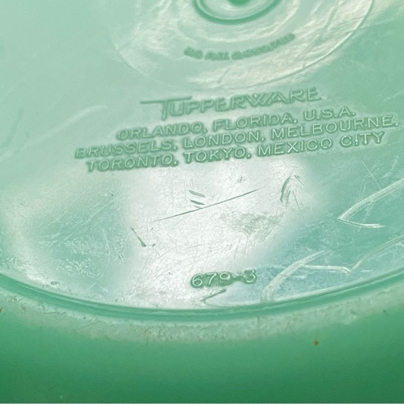 Vintage Tupperware Crisp It - Picture 6 of 6